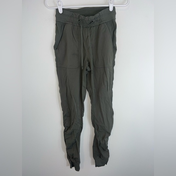 Lululemon Dance Studio Jogger green size 2 - Picture 2 of 13